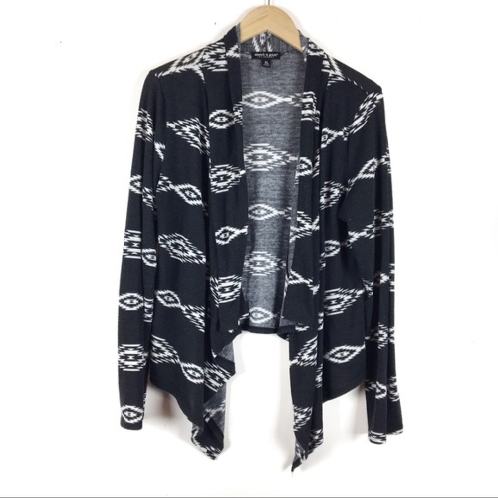 About A Girl Los Angeles Cardigan